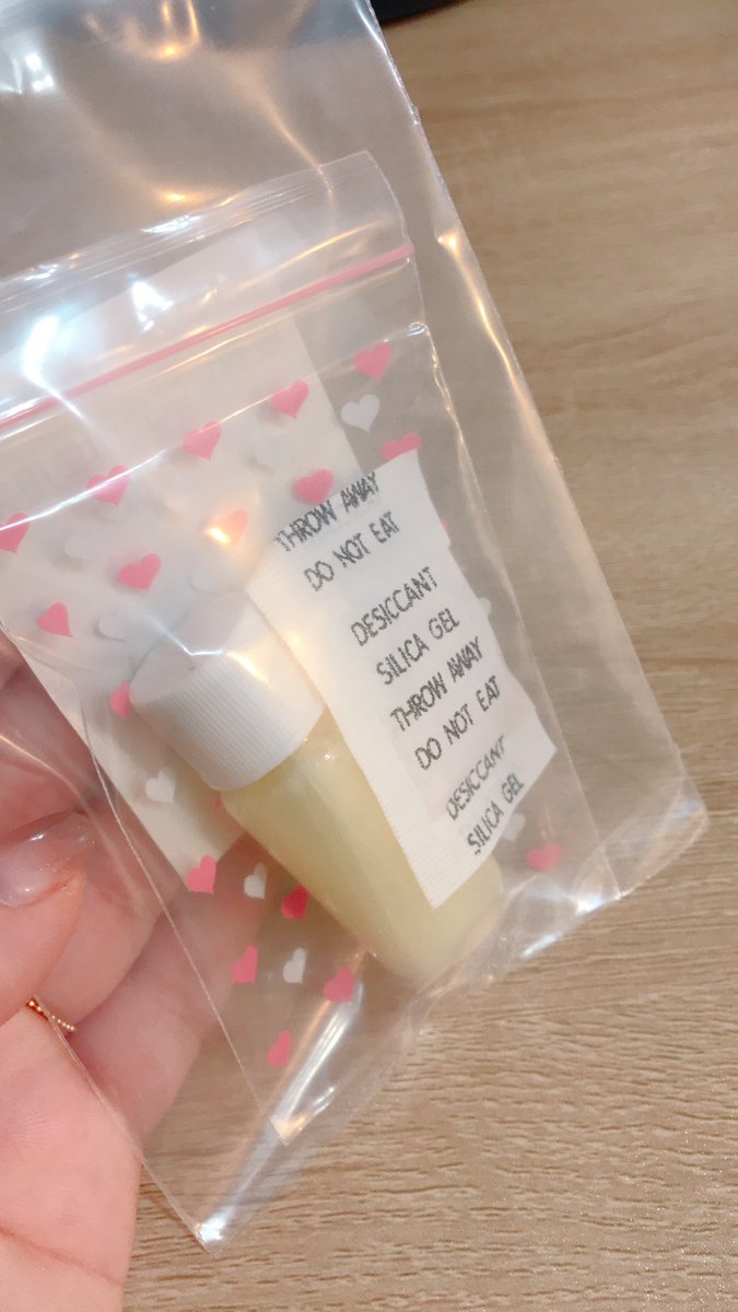 en5200's tweet photo. 茉茉的愛液(自慰的很辛苦才有的)
特殊包裝可常溫保存7天，貨到付款也沒問題
購買詢問可以加LINE:in5200（記得說從哪邊來的）
7-11貨到付款，購買連結在這喔!
https://t.co/0F00MlTFKW
濃濃的淫汁，一點一滴的辛苦收集
黏黏稠稠的，把最美好的保存起來
#原味內褲 #原味內衣 #原味絲襪 #愛液 #淫液 https://t.co/eowwrQQ6rv