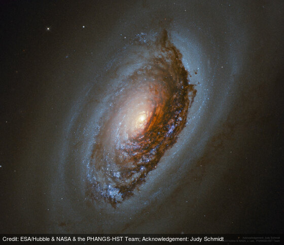 IFOLLOWBACK110K's tweet photo. M64: the Evil Eye Galaxy. https://t.co/V0Tfx5HV7q #apod https://t.co/v4U0f6YpqX