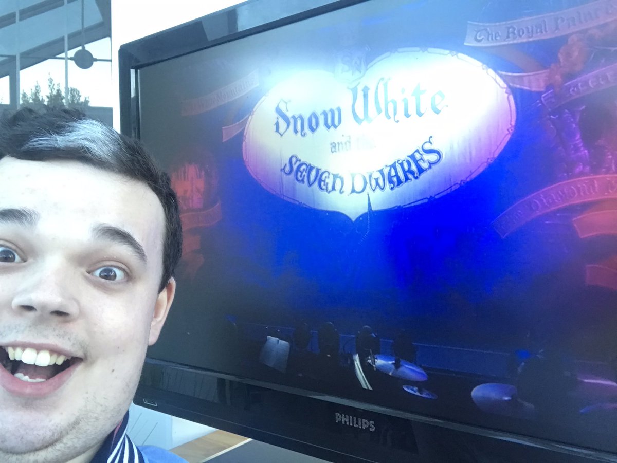 Panto time! 

#panto #pantomime #pantomimedame #pantodame #pantotime #itsbehindyou