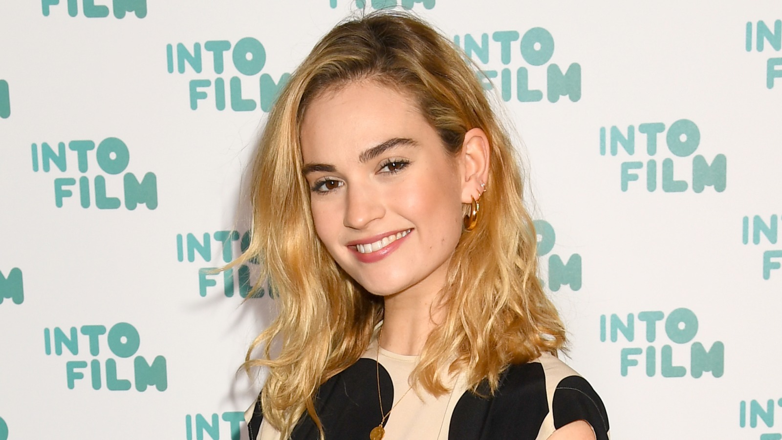 Happy Birthday to Lily James who turns 32 today! 