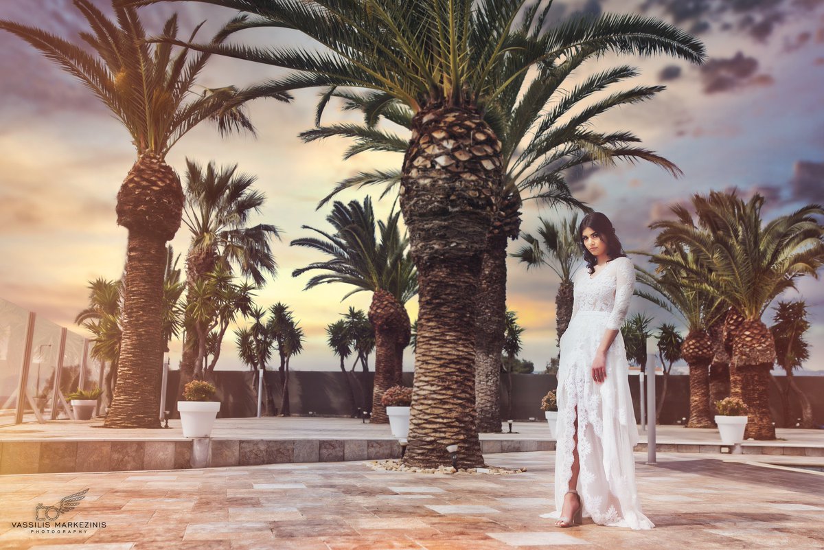 VMarkezPhoto's tweet photo. Your Dreams💭 Our Vision❗ Bridal Look s21👰‍♀️ - vol.IV

#mvphotography #markezinisphotography #makeup #passion #live #love #lipstick #photography #fashion #editorialphotography  #bridalmakeuplook
#handmade #weddingdress #hairstyling #nikon #bride #νύφη #γάμος #sunset https://t.co/dLy1rFj1SY