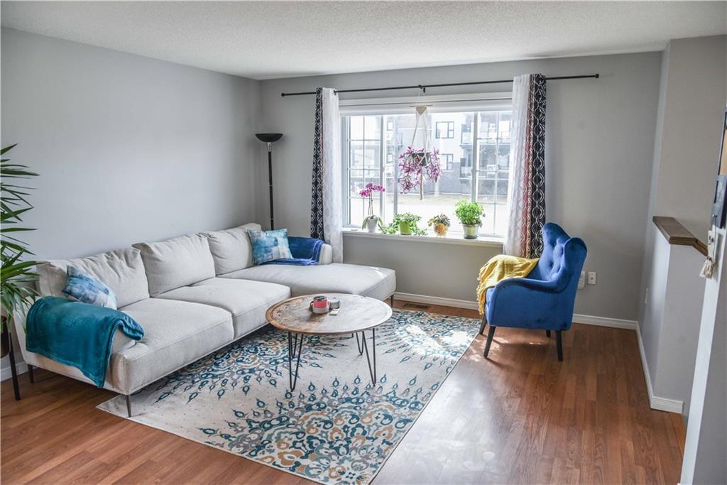 BugMeAnytime's tweet image. 7 Highland Park Dr. is my NEW LISTING🤩 Great home in a family friendly neighbourhood! 🏘️This Hi-Ranch home features an open concept living room and dining area and ceramic floors in the kitchen and a patio door leading to a two-tiered deck and hot tub!😍 
#newlisting