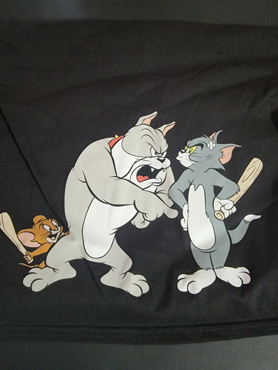 Cdaviyork's tweet photo. snapping some pics of future sale items @eBay. Everyone loves #rugrats #TomandJerry #rickAndMorty and #neff , coming soon ...Cdav07 https://t.co/hC2Zjj97ej