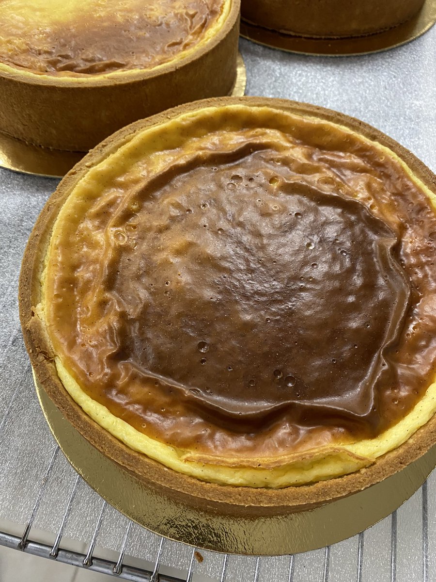 houdpastry's tweet photo. Flan vanille ultra crémeux ! Y’a des fans de flan ici ? https://t.co/VNUMSYFFa9