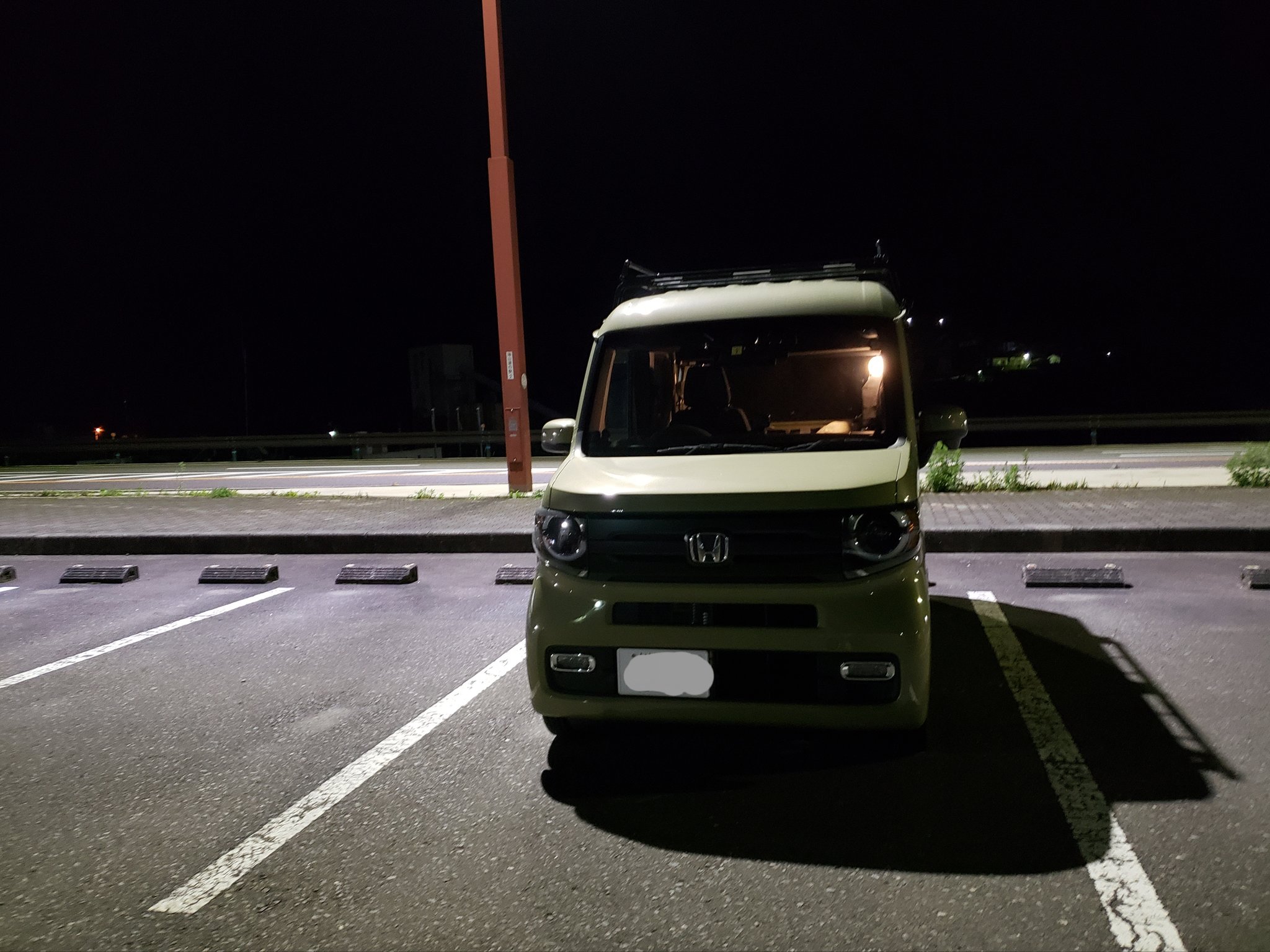 تويتر 小田原ドラゴン على تويتر トイレに起きた ここは車も自分の他に2台のみ 寂しい場所だ 車中泊 小田原ドラゴン Nバン 日本一周 T Co Bf4qbt0nc7