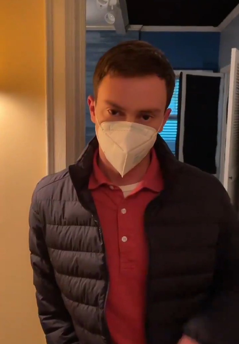 SeriesTWBZ's tweet photo. As filmagens da 4ª e última temporada de Atypical ainda estão acontecendo. https://t.co/TfVmlOCZAg