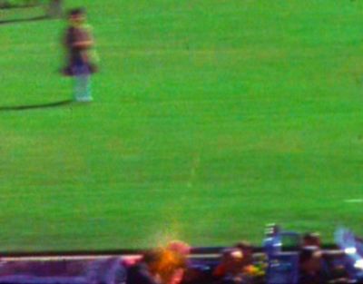 PaoloBorg's tweet photo. Negli USA hanno tenuto nascosto per 12 anni un frame di un video che da solo dimostrava che l'assassino di JFK non era Oswald
Che dire..bel colpo!
#Frame313
#Zapruder https://t.co/XUvWwlhwec