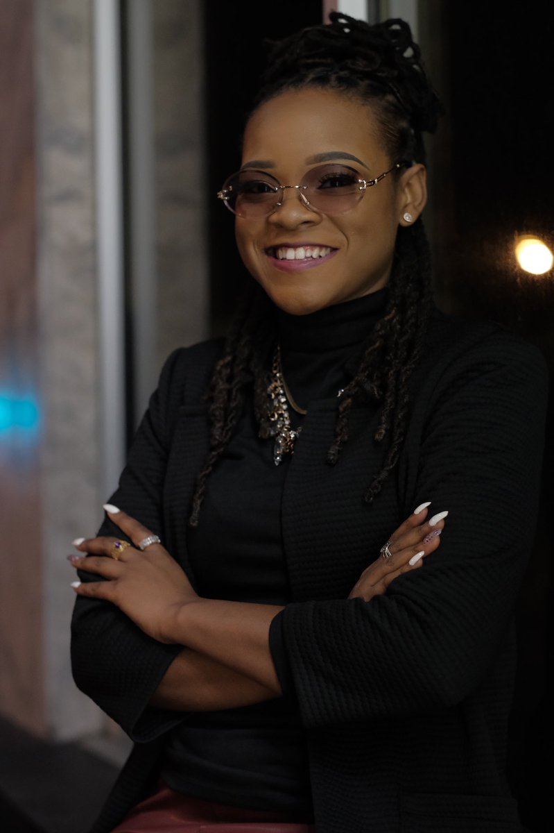 P_JewTank's tweet photo. Hi ๐๐ฝ I am โPrecious J.โ Tankard a Creative Consultant, Songwriter & Hostโฃโฃโฃโฃ
โฃโฃโฃโฃ
I empower creatives to shift from ideas to execution, overcome creative clutter, and believe in their musical abilities !โฃโฃโฃโฃ
#NetworkingChallenge https://t.co/4ya7EgHxgw
