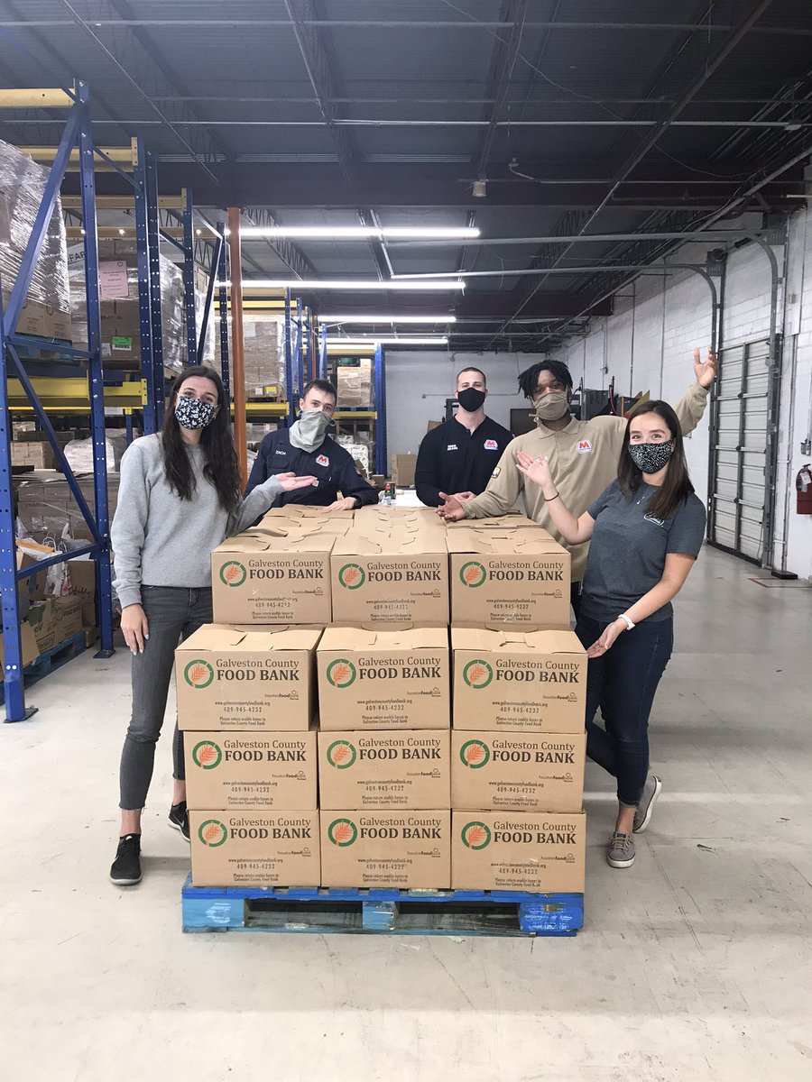 GalCoFoodBank's tweet image. We greatly appreciate these @MarathonPetroCo  Galveston Bay Refinery Spring 2021 Co-Ops for volunteering with us last week and their willingness to jump right in to a new task. They assisted with assembling food boxes for our homebound program. 
#GCFB #volunteer #GalvestonCounty