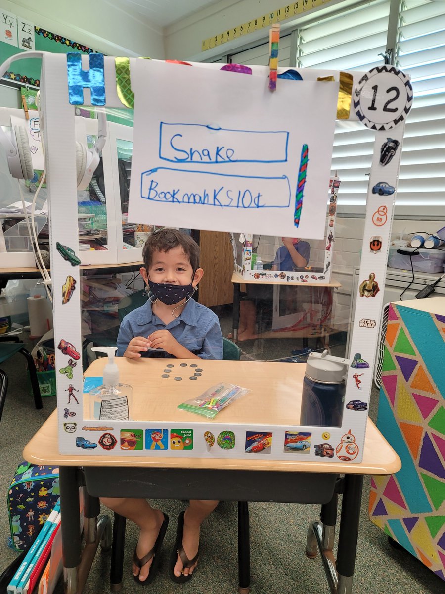 Kalei69's tweet photo. At Hahaione, my Kinders were practicing being buyers and sellers today by creating items at home to sell for our monthly treat sale.  It was a great experience and a loved activity for all.  They claim it was the best day ever!
#IBHawksFly
@HahaioneES 
@HesKinders https://t.co/KaJBaeZe3b