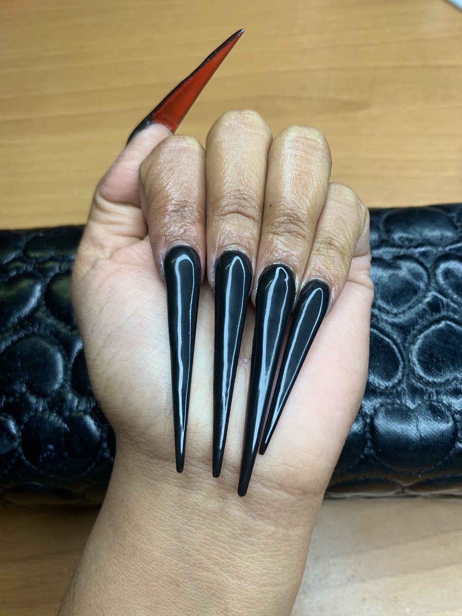 nailninja1's tweet photo. Red bottom stilletos🖤🩸 https://t.co/Q6R2IY5mNl