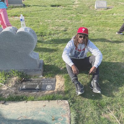 YungNiq094's tweet photo. #LongLiveManMan❤️🤞🏾 #NewProfilePic https://t.co/J0RvWI7Qi7
