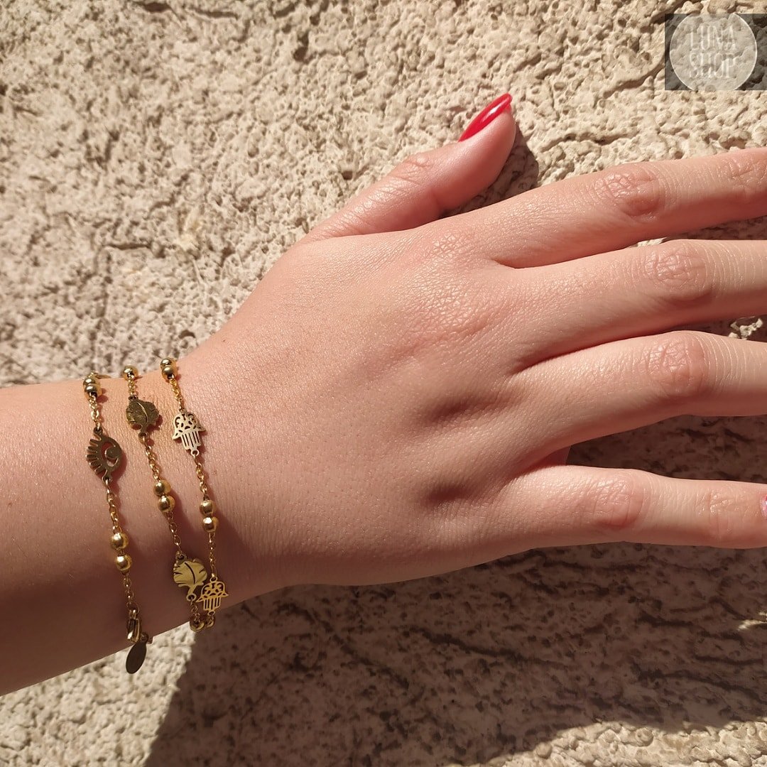 mybizzle__'s tweet photo. Hola 🙋, lo que para ti es algo sencillo, a mi me ayudaría muchísimo🥺. Estoy en Santiago con un nuevo emprendimiento de accesorios y quisiera llegar a  personas de aquí, se que con tu like o RT podrás ayudarme. Gracias💛 

pd: Se que los buenos somos más!💛 https://t.co/ojdfvAiFkf