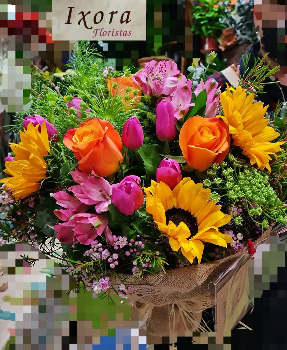 Dos de nuestros últimos trabajos. Como veis, llenos de #color para seguir celebrando la #primavera 🤗
👉🏼 ixorafloristas.es/es/contacto

#Madrid #floristas #diseñofloral #decoraciónfloral #flores #floresencasa #floristasMadrid #floresMadrid #floristeriamadrid #springvibes