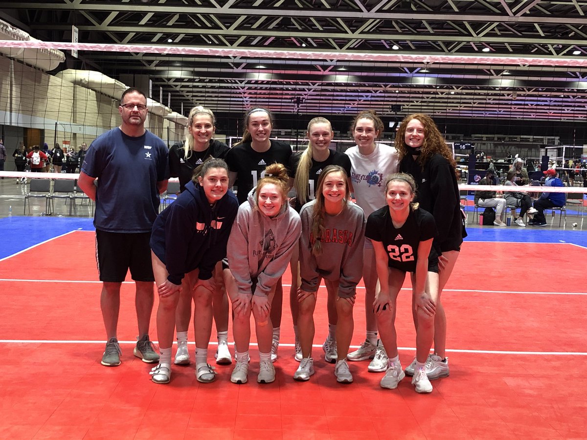 FightClubVB's tweet photo. 18-1s bringing home some hardware π₯ in the silver bracket in the USA division. Thank you Senior @jadynjackson_ this was her last time competing for Fight Club. These girls will be in action again at Columbus in just a few weeks!! #fightclubvb #awesome https://t.co/grgU3Sr0kk