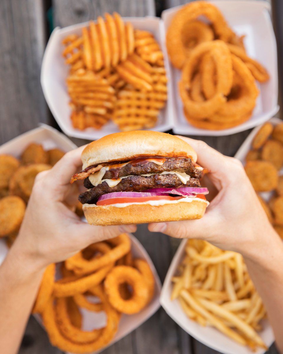 You know what goes great with all that Angus Beef, A.1.® Sauce and bacon? More angus beef.
Ask for another patty when you’re ordering to make it a Steakhouse Double. https://t.co/8A8MDPHeec