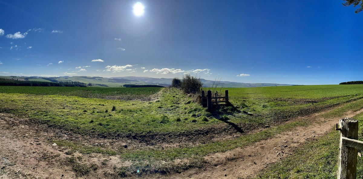 nikkiallman's tweet photo. What a cracking (no pun intended!) to the #easter weekend ... It was all about getting out walking and enjoying our stunning #ScottishBorders #walking #ScotlandIsNow https://t.co/gqKqXpxIuX