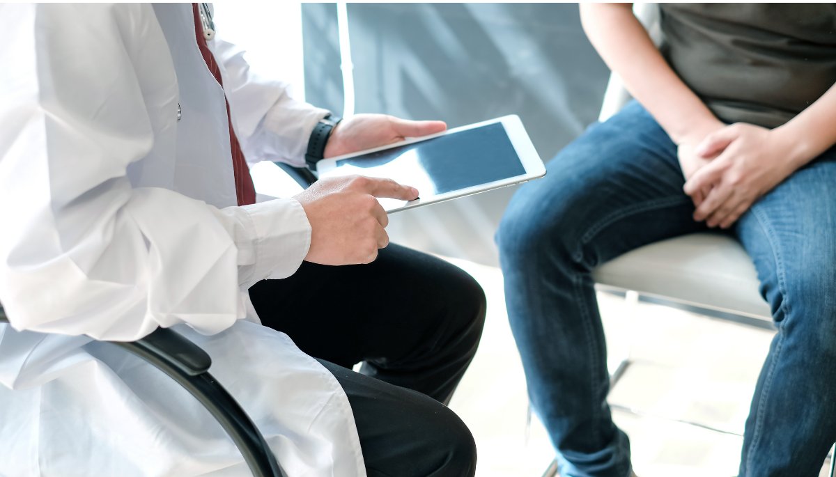 Urology Care Fdn. on Twitter: "Signs of a testicular tumor are: ✔️A painless lump in the testicle ✔️Swelling of the testicle or a feeling of weight in the scrotum ✔️Pain or dull