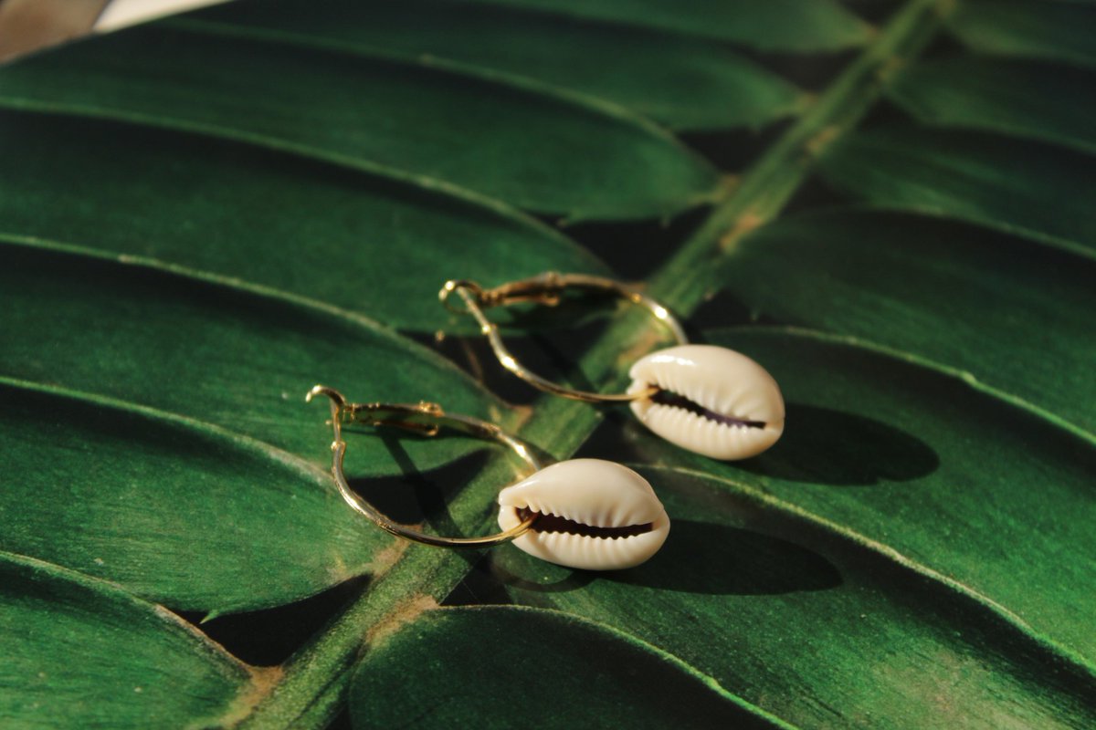 RocciaJewellery's tweet photo. @Stonermoonx Hey, thanks for this. I'm a black owned business and I sell handmade jewellery inspired by African culture. Here is my website and a few pictures 💚 https://t.co/lHVF4zpRr4 https://t.co/TosFjf9cUf
