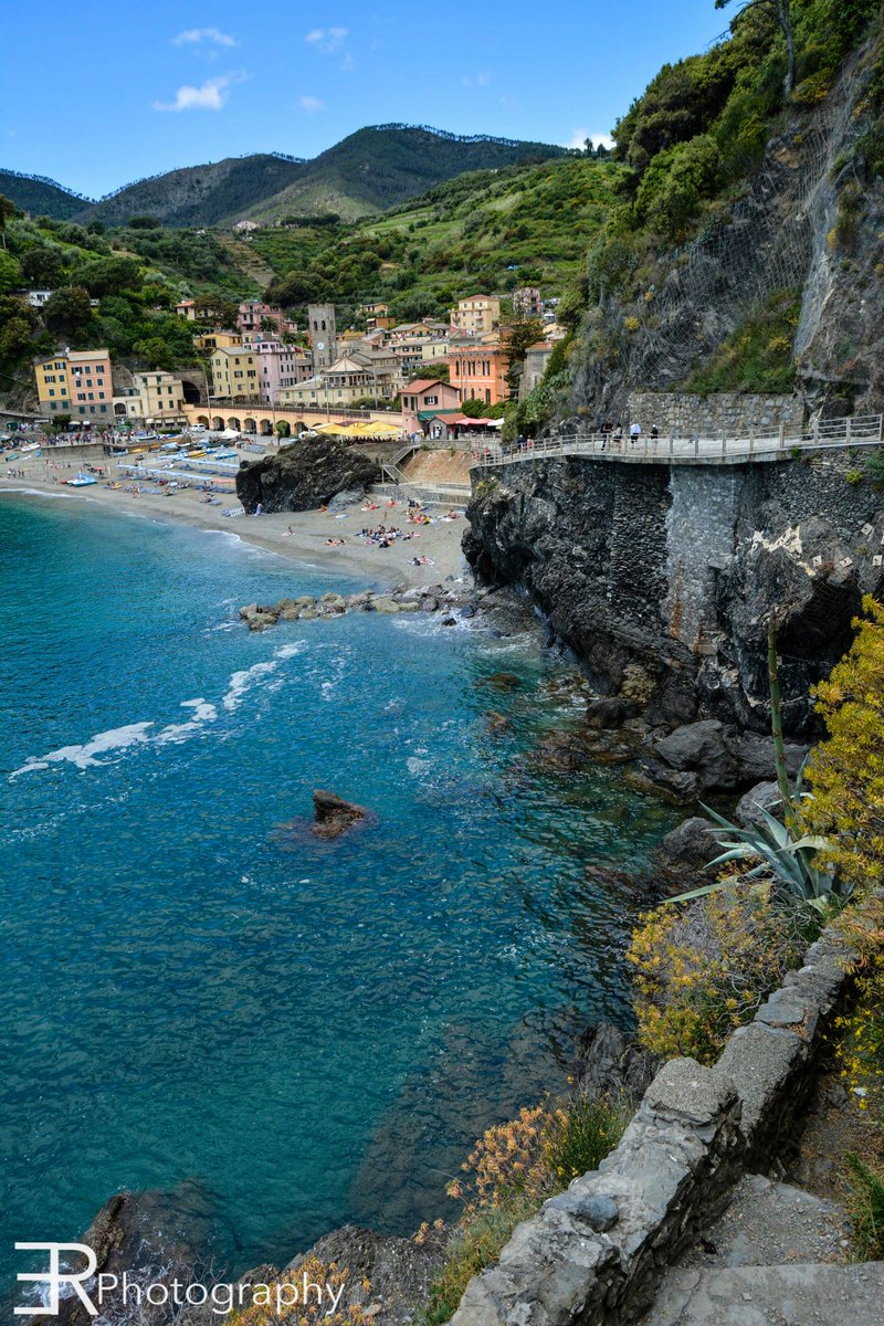 EditorEmilyRice's tweet photo. "It is all around you!” a frustrated dock worker yelled at me while gesturing widely to the entire coastal village.
The year was 2015 and I was a naive college kid studying abroad. My friends and I had decided to spend our Sunday hiking to the five towns of Cinque Terre... https://t.co/jzb7OgLEns