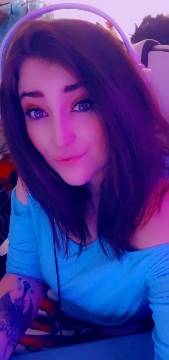 MoitTabitha's tweet image. Hope everyone's holiday went great! 💜❤️💜🐇