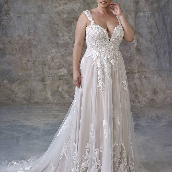 GownsJune's tweet photo. Looking forward to reopening next week. Please book an appointment for us to help you find that special dress for your wedding day. https://t.co/xPVC2MZcln