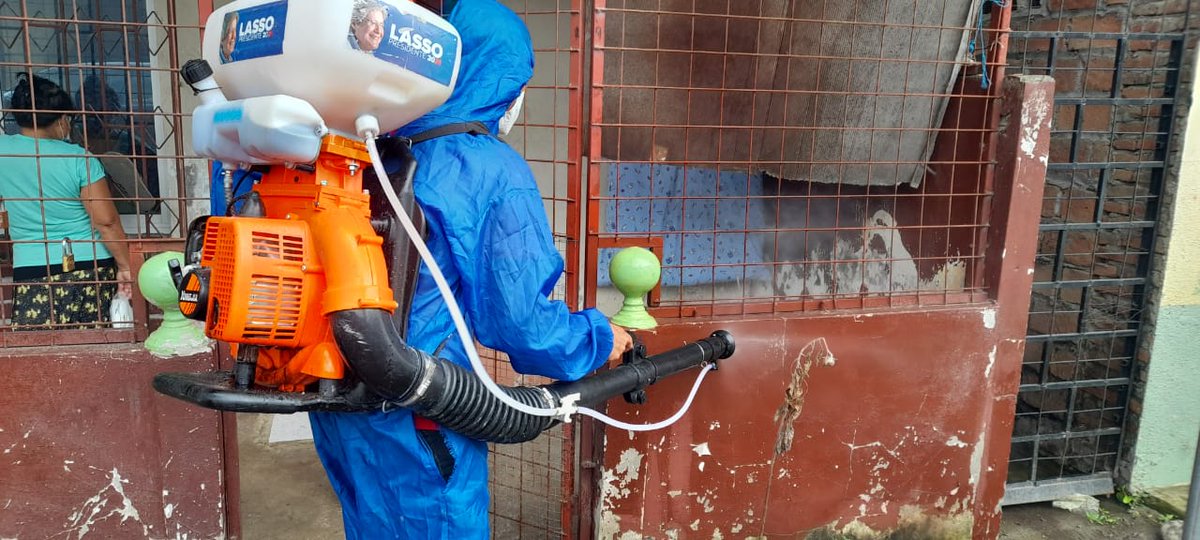 PlataformaGye's tweet photo. El Equipo Presidencial del Guayas realizó Brigadas de Fumigación contra los mosquitos en los sectores de Playita del Guasmo, Monte Sinai, José Antepara y Milagro, se llegó con el mensaje de CAMBIO de @LassoGuillermo.
#EncontrémonosPorLaSalud
@KAROLURIBEVELEZ @ABorreroVega https://t.co/mAnHFhNjSY
