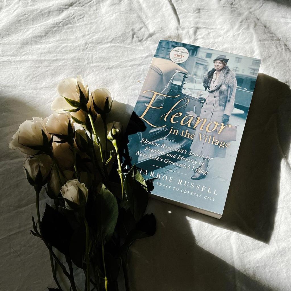simonschuster's tweet image. “A sympathetic portrait of Roosevelt, highlighting her long connection to Greenwich Village society and politics ... An admiring profile of an estimable woman.”  —Kirkus Reviews

📖✨: spr.ly/6009Hx1VF

📘: @JarboeJan / @ScribnerBooks 
📸: [@]fairy.bookmother