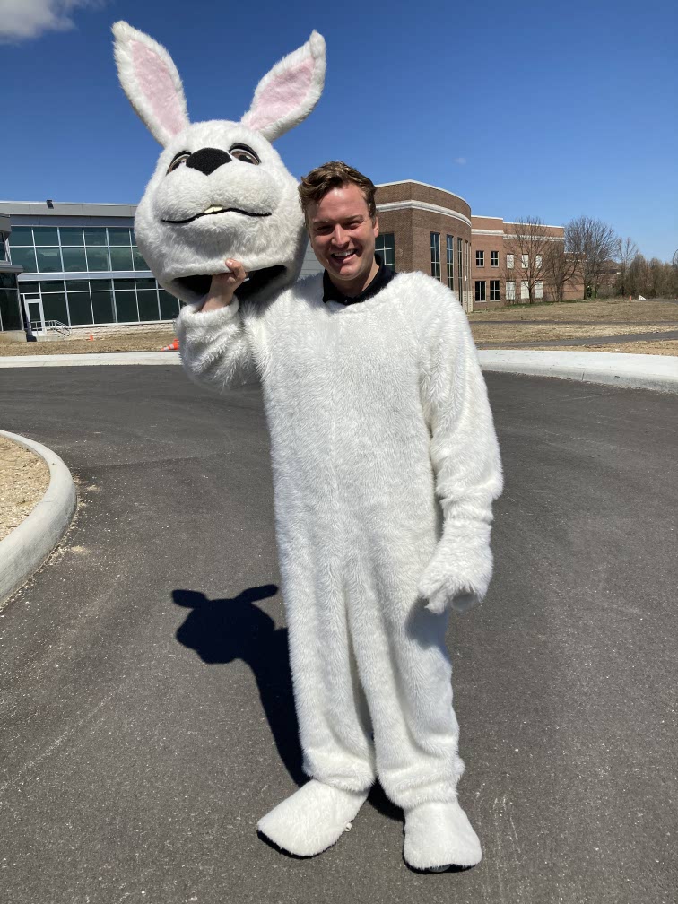 SmithsMillHC's tweet photo. Happy Easter! 🐇 We had a hoppin’ good time passing out Easter Eggs and lunch at the Westerville Senior Center! #TeamLiving #Easter #Columbus https://t.co/Vdhjtru8IK