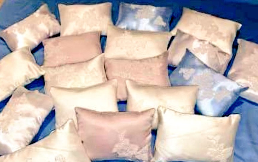 SweetWilliamsL2's tweet photo. Please anyone all of you. For Ciaran and his family. 
We'd love to reach out and give e them a #ForeverPillow for #BabyCiaran so tragically lost this week 🆘️ our hearts are broken with them 💔 https://t.co/HOJ37U133l