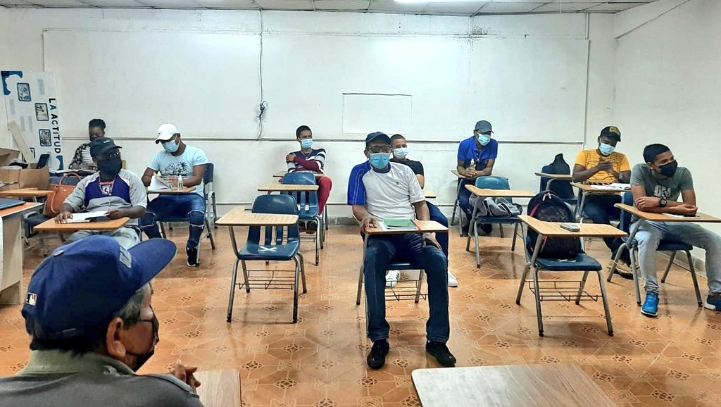 InadehOficial's tweet photo. Cumpliendo con las medidas de bioseguridad, se dicta en el Centro de Formación Profesional Marco Antonio Pereira en Colón el curso Fontanería Domiciliaria a un grupo de jóvenes. Esta capacitación, a cargo del instructor Henry French, se imparte bajo la modalidad semipresencial. https://t.co/MsgqFAld0Q