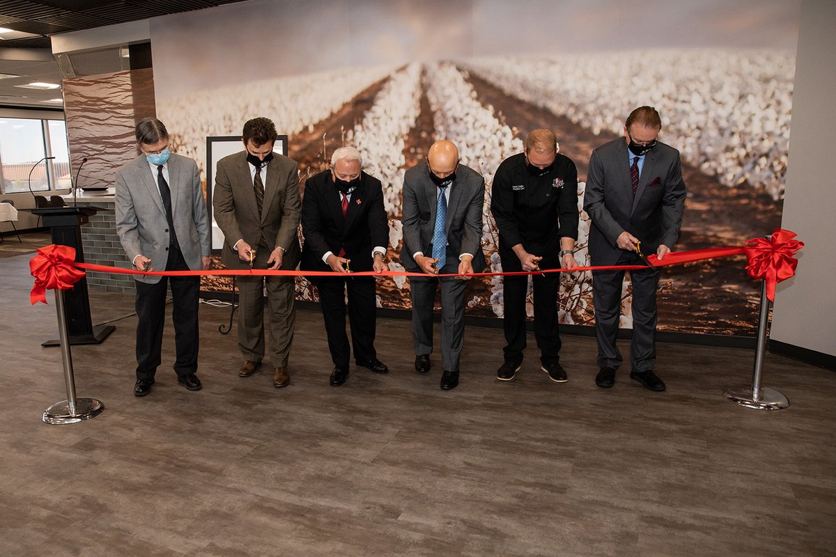 Texas Tech Unveils Renovations to Skyviews Restaurant

The renovations were part of a $585,000 gift from the Moody Foundation to fund extensive renovations.

📰➡  bddy.me/3sRrz0E

@ttucohs | <a href="/SkyviewsTTU/">Skyviews Restaurant</a>