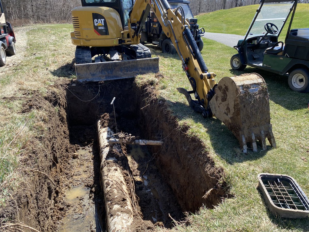 12” mainline leak to kick off the spring! But still a great photo op for the miniX! 😎 <a href="/FoxHillsGolf/">Fox Hills Golf</a>