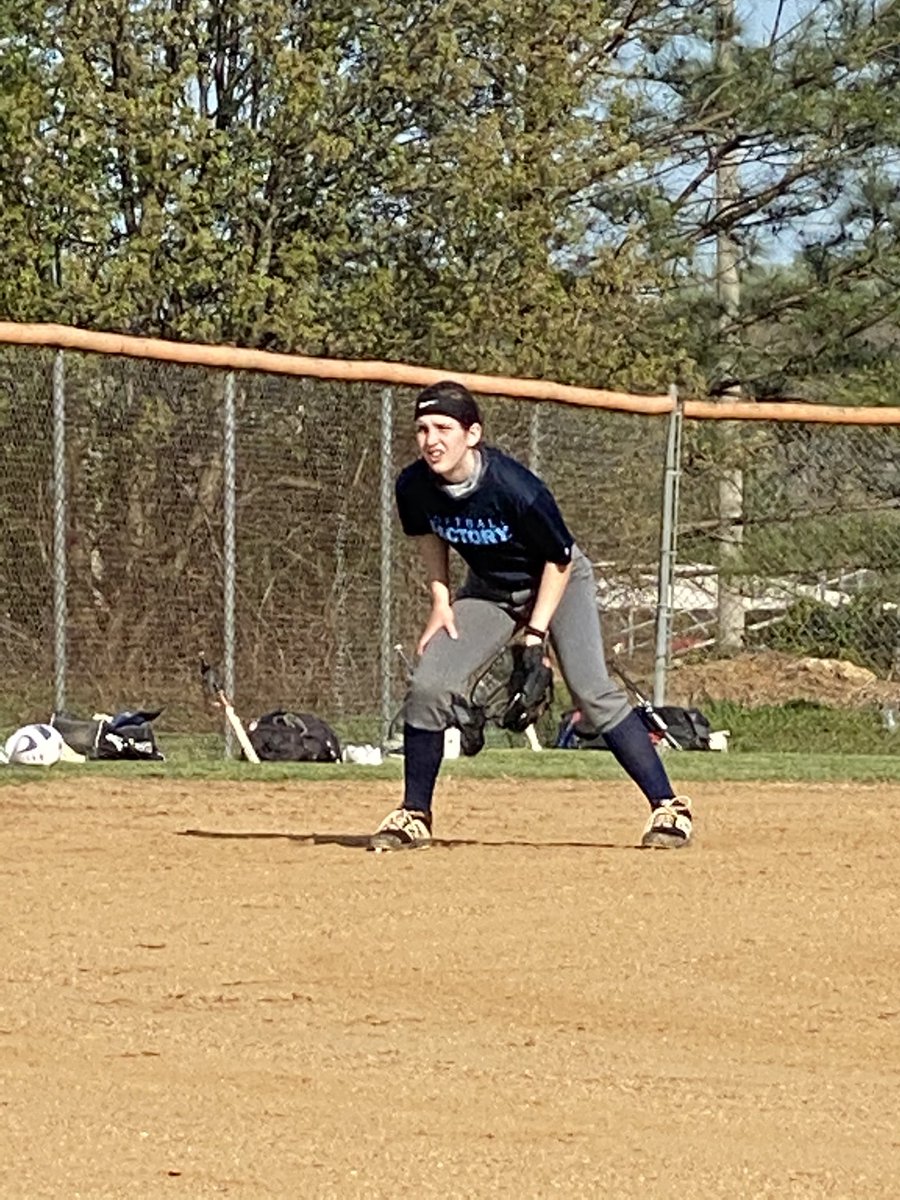 LancerSoftball2's tweet photo. Great work out today Ladies. Good job fielding and catchers had a great day working on blocking. #StaySmall https://t.co/kFzgq8Fu7J