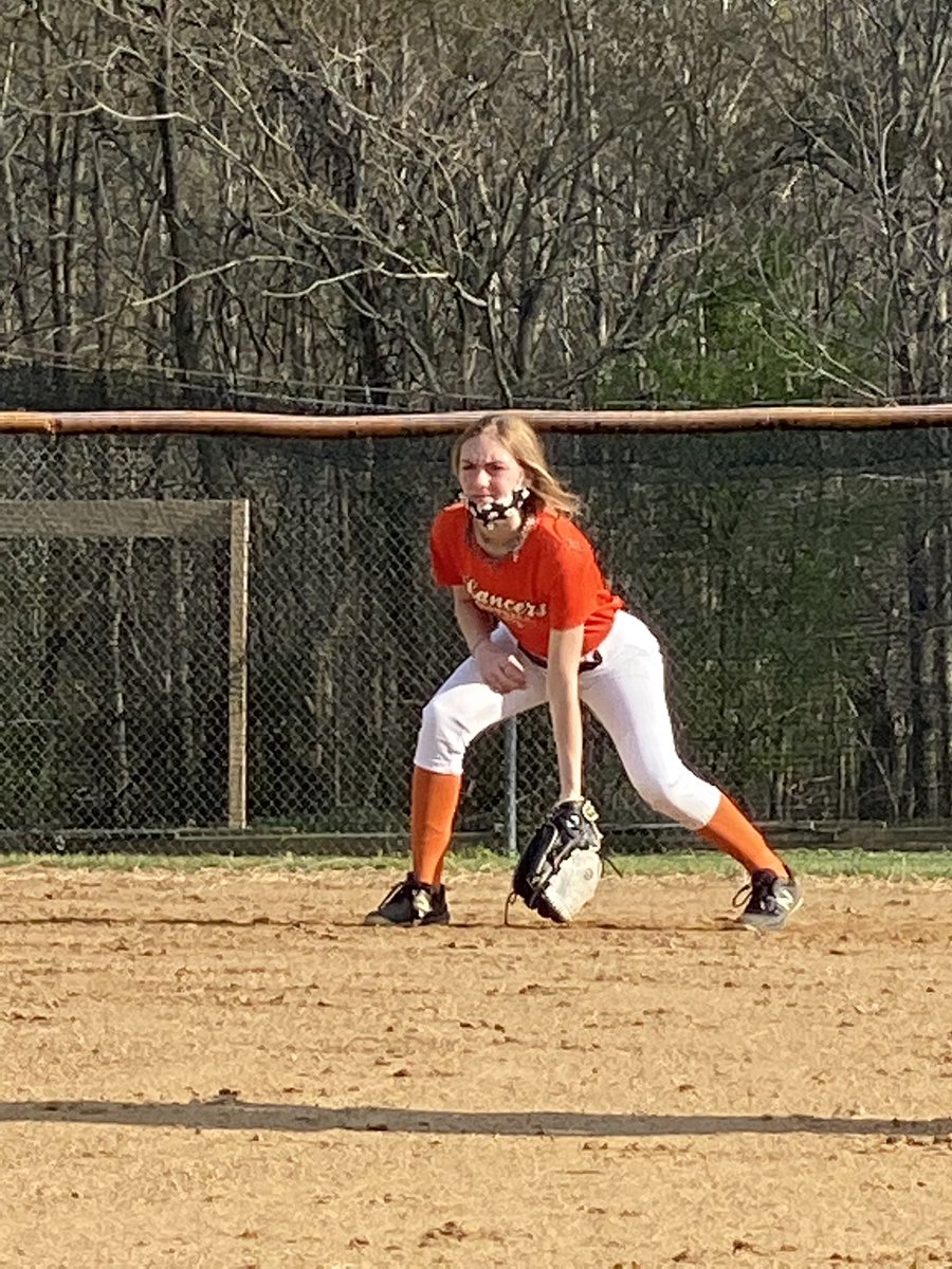 LancerSoftball2's tweet photo. Great work out today Ladies. Good job fielding and catchers had a great day working on blocking. #StaySmall https://t.co/kFzgq8Fu7J