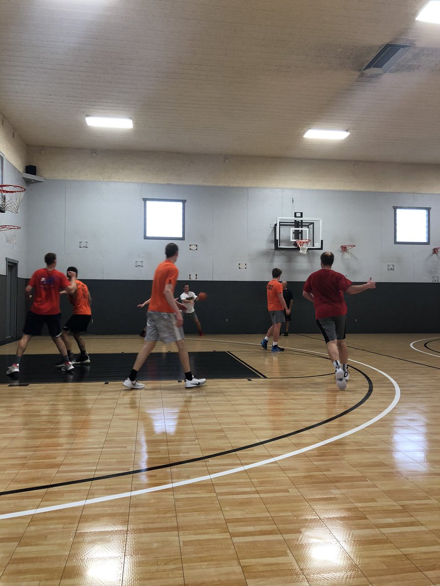 Dave’s Gym 4v4 League tweet media