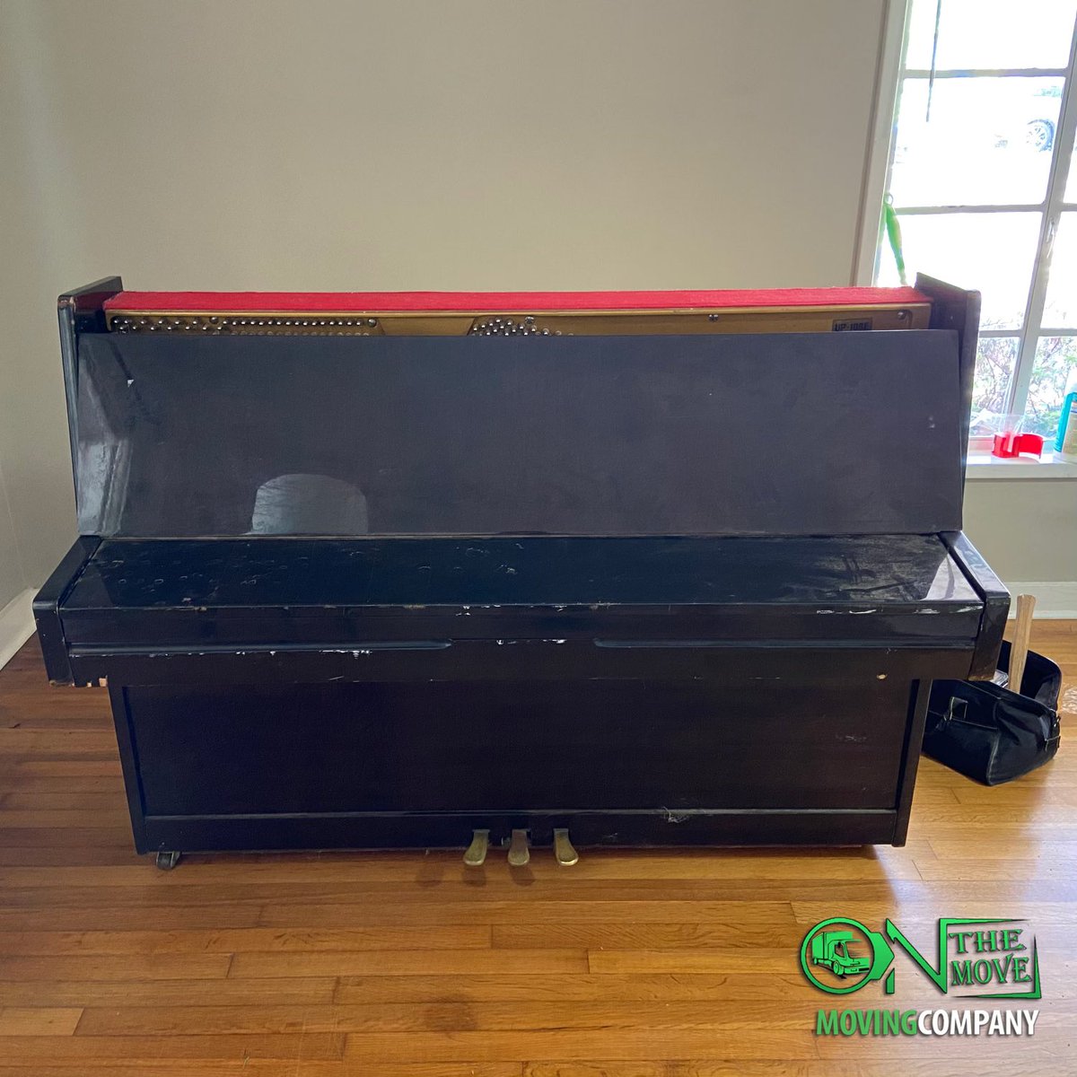 OnTheMoveMC1's tweet photo. 🔑Keys to a successful piano move. ⬇️⬇️⬇️⬇️⬇���

🎹1️⃣-Apply heavy duty moving blankets.

🎹2️⃣-Apply cardboard all round the piano. 

🎹3️⃣-Apply more heavy duty blankets over the cardboard. 

🎹 4️⃣-Apply moving shrink wrap 

🤷🏾‍♂️Or just give us a call. https://t.co/pBLE48wDZR