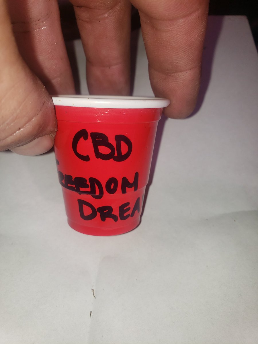freeseedsca's tweet photo. #CBD #FreedomDream (approximately 12% CBD, 0% THC).
My goal for this run is to feminize the line. Might be easier said then done as I've heard some autoflower and some don't 🤷♂️. Will have to keep a very close eye on them and keep my spray at the ready 🧪🔫🤠 https://t.co/PrkIaIqAif