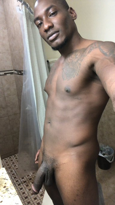 After shower vibes. Kinda horny tbh!! Lol https://t.co/58rgEkyyFH<a href="/tag/mvsales"class="tags"><span>&#35;mvsales</span></a><a href="/tag/mvboys"class="tags"><span>&#35;mvboys</span></a>