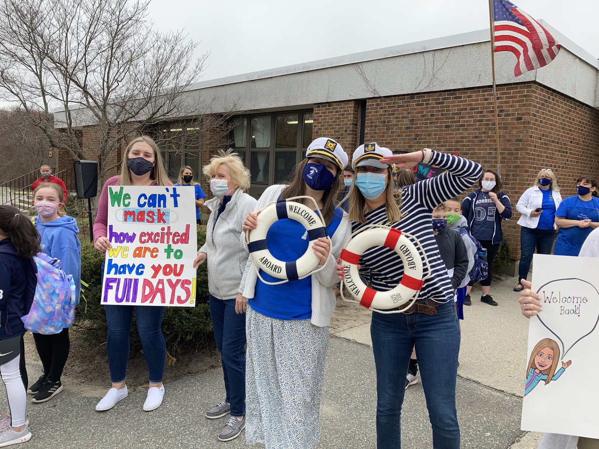 It was the first day of school all over again! Morrison Staff is SO excited to have so many Mustangs back #allday 💙🐎🥰 <a href="/RocksMorrison/">MorrisonRocksKindness</a> <a href="/BraintreeEDU/">Braintree Schools</a> <a href="/braintreemayor/">Mayor Charles C. Kokoros</a>