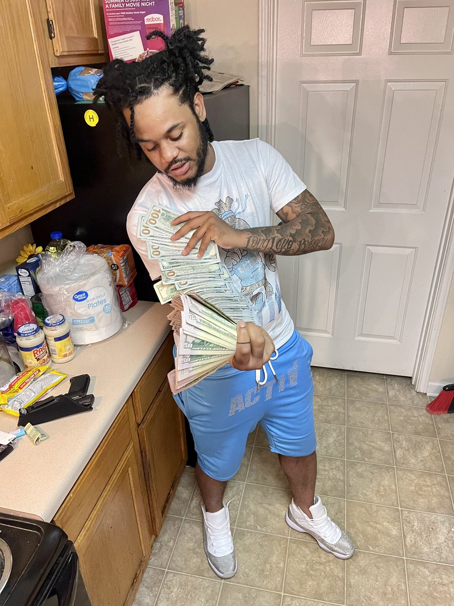 MjayDaGr8's tweet image. So use to struggle when you come from the gutta #DaGr8™️ Activ🎱