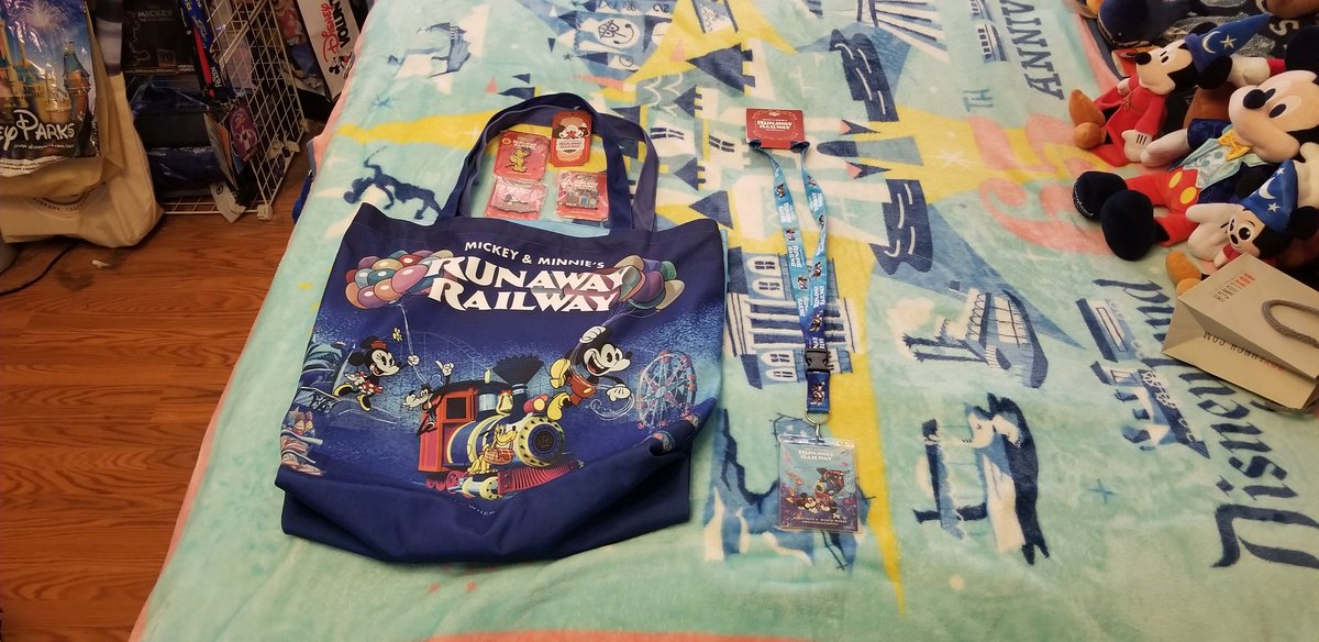 Disneyfan9523's tweet photo. And I Got 25% Off With My D23 Gold Member Discount! Overall I Had A Great Shopping Day At BoxLunch! #BoxLunch #MickeyAndMinniesRunawayRailway #MouseRulesApply #MickeyMouseShorts #MickeyMouse #MinnieMouse #D23 #WaltDisney #Disney #D23GoldMember #DisneyPin #Pluto #Goofy https://t.co/mVTje7PB3R