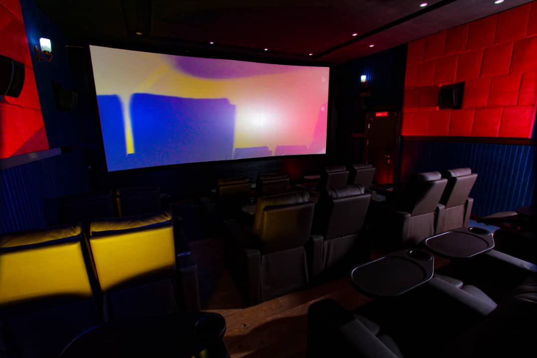 tellsara_group's tweet image. Owerri now you have a cinema #NECprojector #NC1201L #MAGCINEMASPEAKERS #MAGCINEMAAMPLIFIERS #VIPSEATS #CINEMA #Owerri #curvedscreen