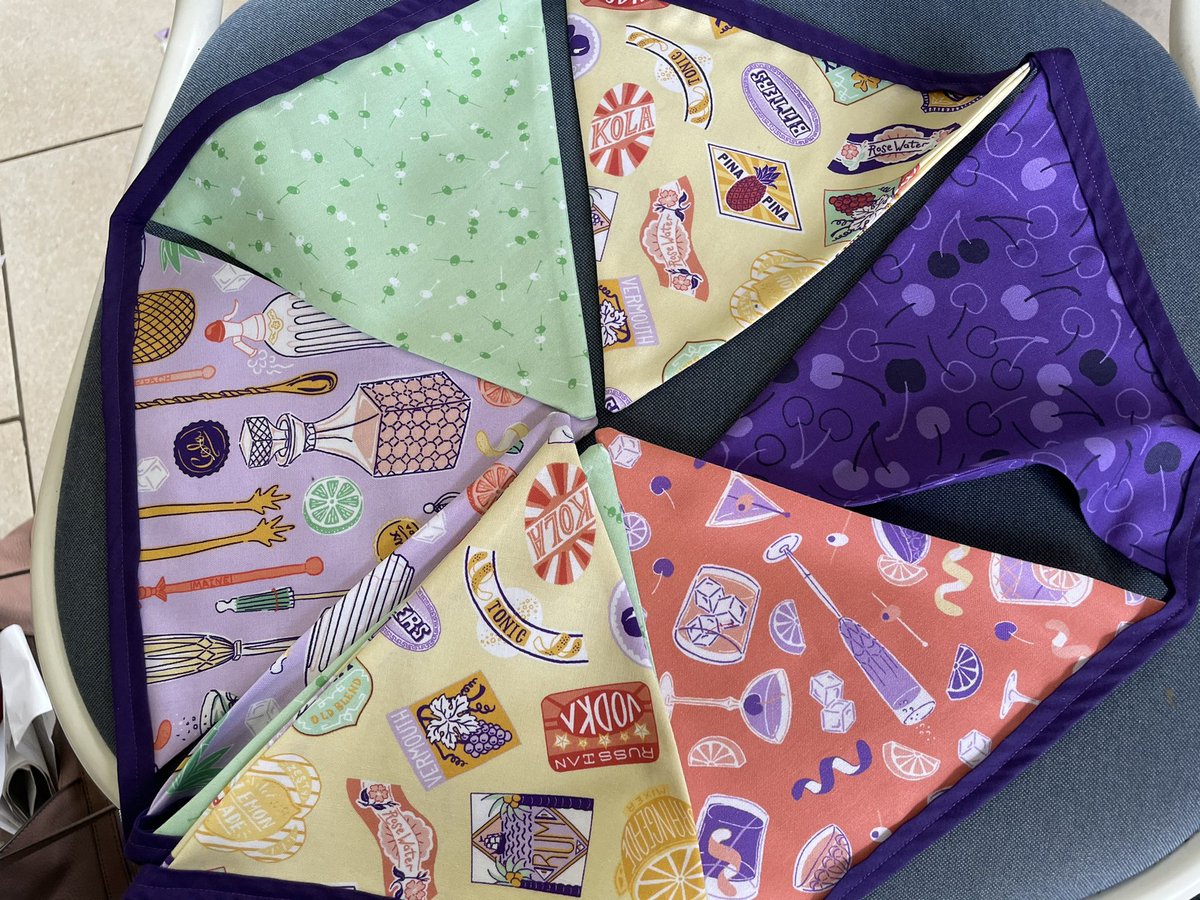 doogarry's tweet photo. Busy at lots of #bunting today. Have quilts on the go too but small projects are fun too.
#HappyBirthday #FarmScene #GardenBirds #Gin #GinThing #HomeBar #Decoration https://t.co/P2z2ACxJmS