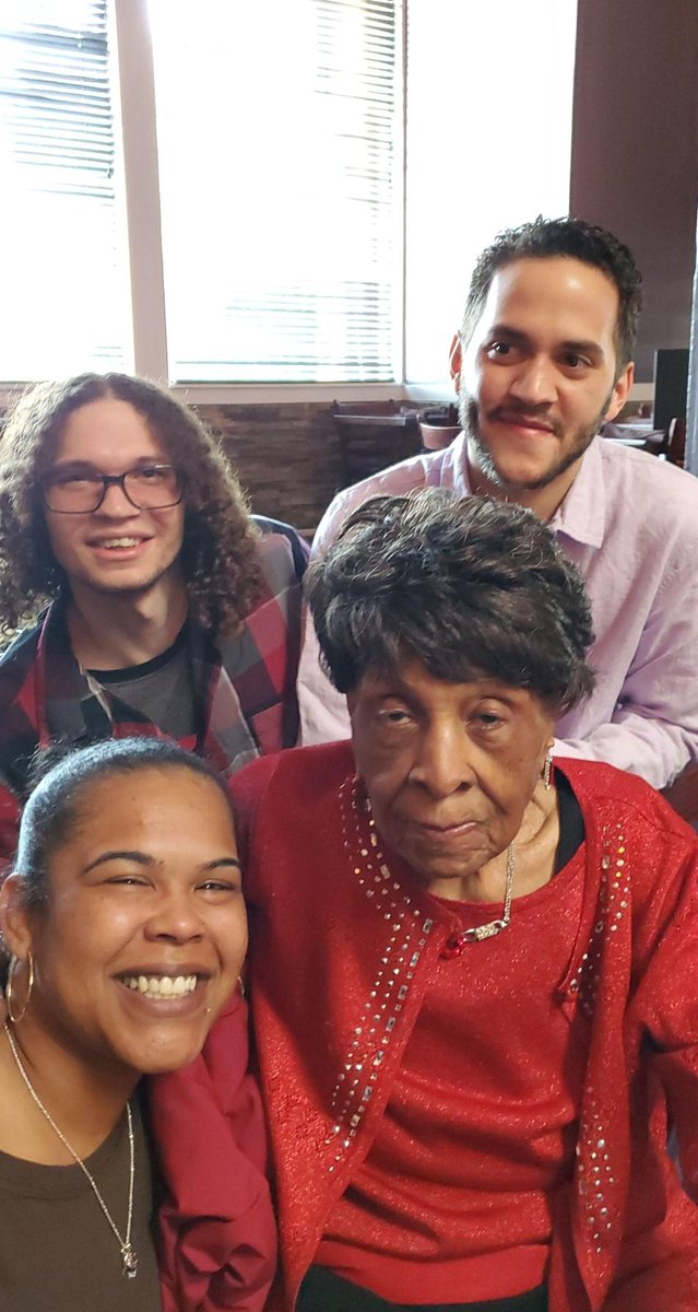 CollierOlson's tweet image. Was a nice 100th birthday party for this sweet old lady