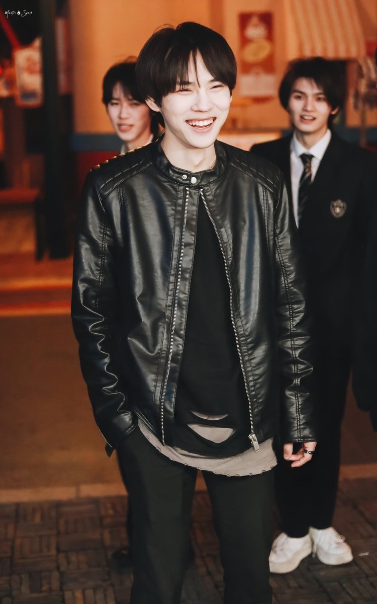 Madoshideoz's tweet photo. Excuse this pics of zhanzhan deserves to be seen by everybody 😍 omg he looks so fineee!! https://t.co/egnJlcXm1y