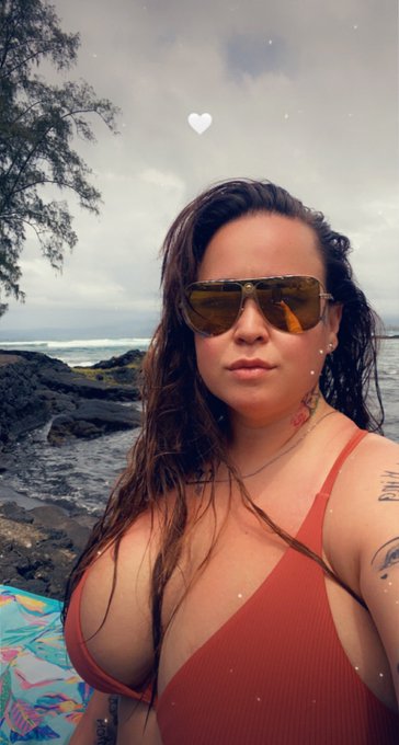 Aloha 🌺🏝🐠☀️ https://t.co/HwmY1hsXo3<a href="/tag/poundedout"class="tags"><span>#poundedout</span></a>