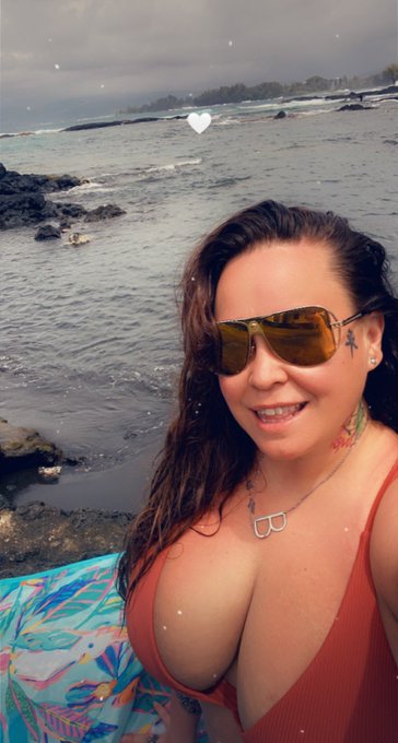 Aloha 🌺🏝🐠☀️ https://t.co/HwmY1hsXo3<a href="/tag/poundedout"class="tags"><span>#poundedout</span></a>