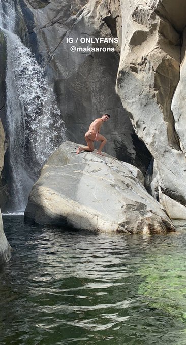 Don&rsquo;t go chasing water falls.. really felt like one with nature🖤 peep the gram👀  https://t.co/ScKBmALURf