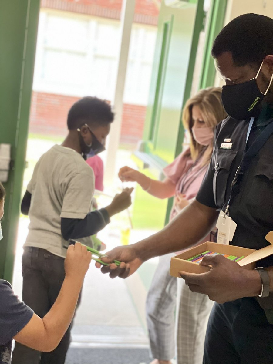 HcpsMango's tweet photo. Wishing our students the very best as we begin #FSA testing this week. #OneTeamOneDream #OneMango @TransformHCPS @HillsboroughSch https://t.co/lyzRnukry5